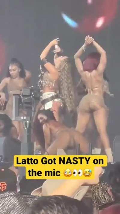 Latto moaning and stroking her mic live