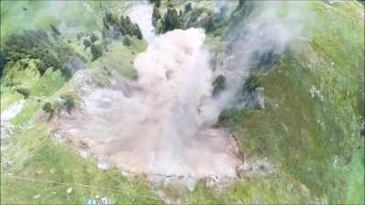 12'000 cubic meters of threatening rocks were evicted (🇨🇭07.18.2020)