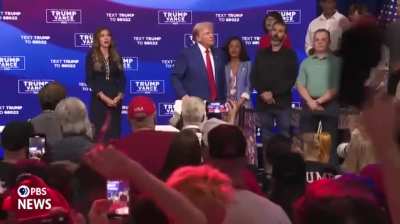 Trump Sways Silently to Music for 45 Minutes at His PA Town Hall