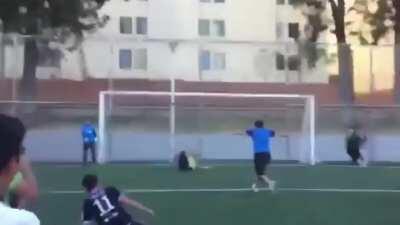 Guy with an incredible penalty shot fake to fool the goalkeeper