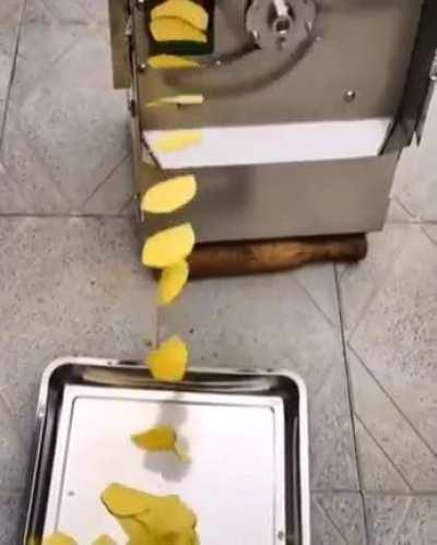 This slicing machine is mesmerising