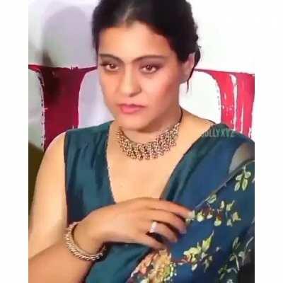 Kajol mommy showing off her hot cleavage