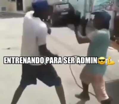 Peruanos entrenando para ser admin?