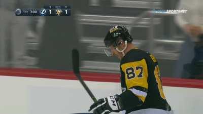 [TBL v PIT] 59 and 87 down the ice in a 2 on 1, Guentzel to Crosby, 10/15/2022