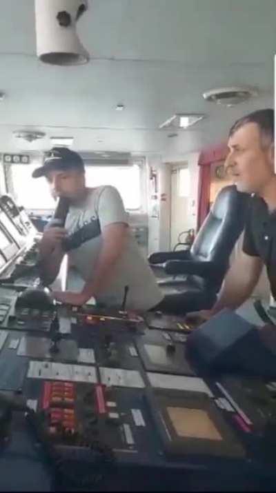 A video is circulating on the net in which Georgian sailors refused to refuel a Russian ship