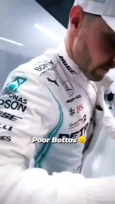 Engine reliability fist bump bottas 😶