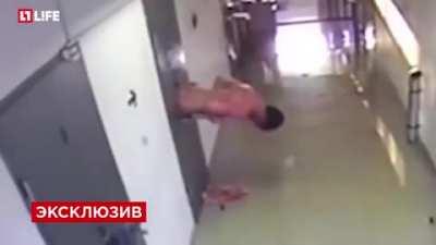 Russian prisoner escapes cell through small food door