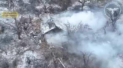 Russian soldiers tried to gain a foothold in one of the destroyed houses on the outskirts of Avdiivka, but two kamikaze drones with thermobaric charges made the position untenable. 47 OMBr, February 2024