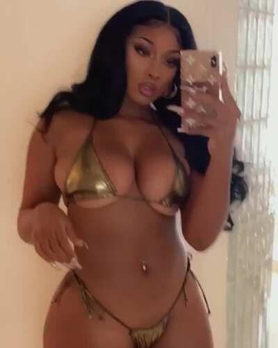 Banging Body in Gold Bikini