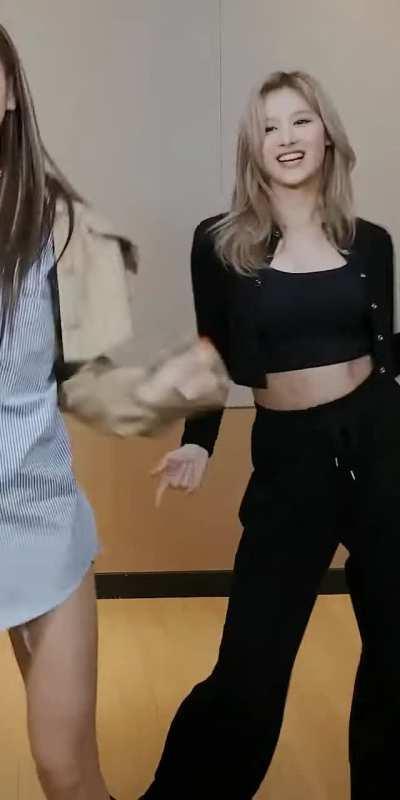 TWICE - Sana