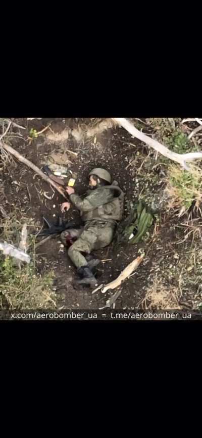 Russian soldier is severely wounded by ukranian drone. Published on 21/Oct/2024. Location unknown 