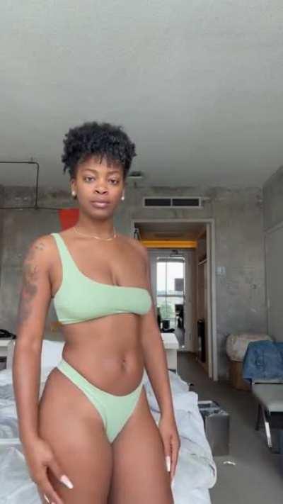 Ari Lennox