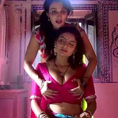 AnveshiJain & FloraSaini