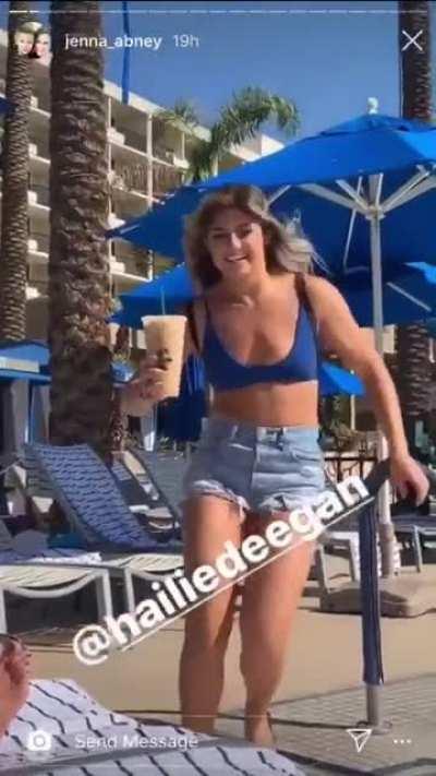 Hailie running towards a pool in September 2019 (surprised this one hasn’t been posted, you’re welcome)