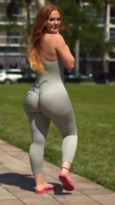 Wow! PAWG Showin Out