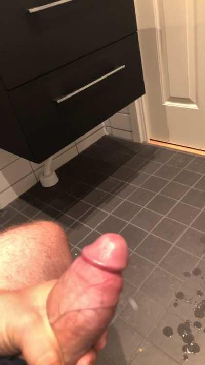 One of my big loads. Usually i cum 7-10 ropes of cum. Taste? Precum slightly salty with i soft texture. Cum is more intense in taste, But depends on how long Since i last came. Salty, a little sweet and a little little hint if bitterness. Best served stra