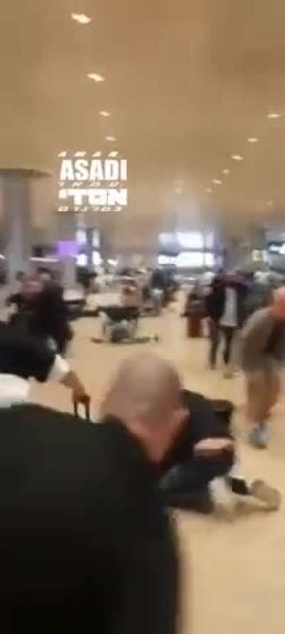 An American couple were visiting a country when they found an unexploded bomb in the wild, believed to be from WWII. They decided to bring it back to the US. This is what happened at the airport when they brought out the bomb at the security check.