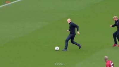 Why did Klopp slip and gifted it to Pep? Is he stupid?