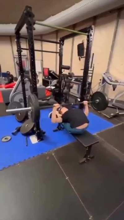 Is this optimal benchpress form?