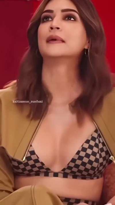 Kriti sanon hot melons 😋