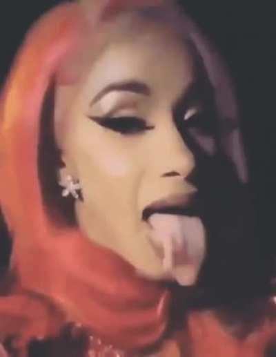 Cardi (GIF)