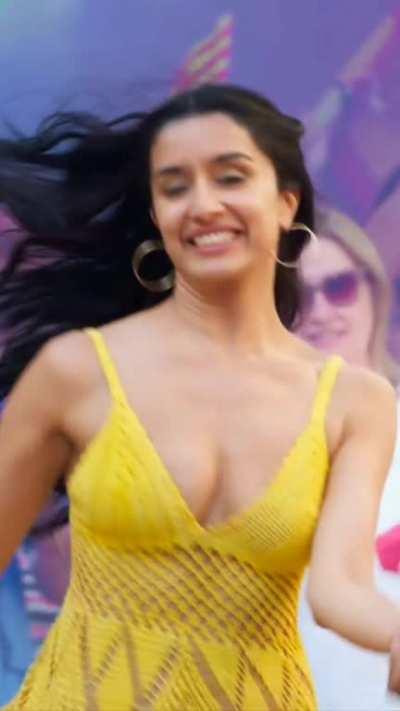 Shraddha kapoor boobs 🤤🤤💦💦