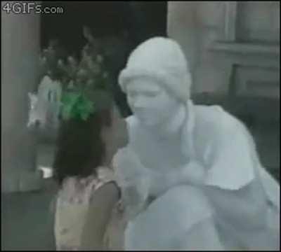 Don't Blink. Essa criança deve ter ficado com o c* na mão.