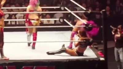 Asuka & Sasha Banks take turns stinkfacing Emma