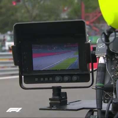 How they film Formula One cars passing by.