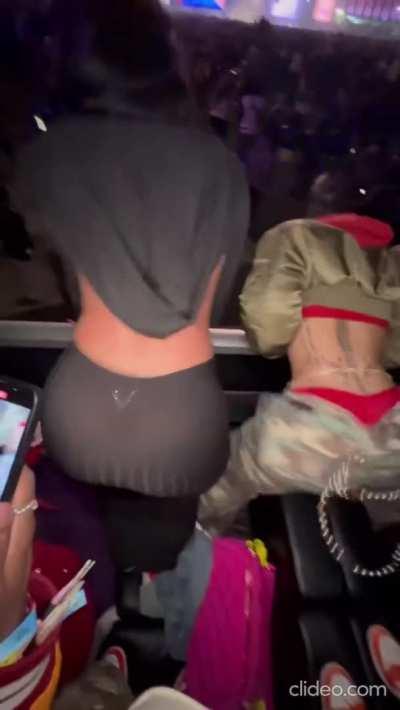 Lotta Ass Getting Thrown Around 🍑