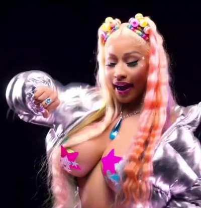 Upvote if you were jerking off to Nicki in this outfit for more than once