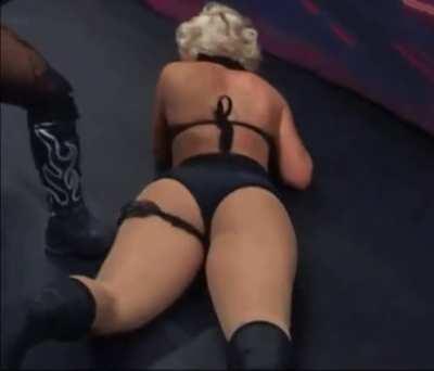 Toni Storm