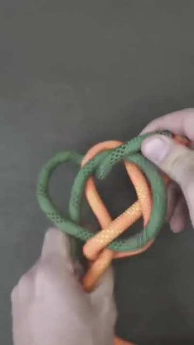 The zeppelin knot