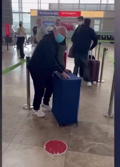 Perfect prank at an airport