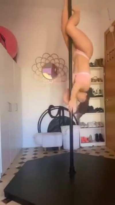 Pole Scorpion Dance