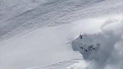 Sverre Liliequist outruns an avalanche in style