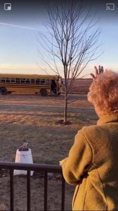 This woman wakes up every morning to wave to the school bus passing every morning, and that day was her birthday.