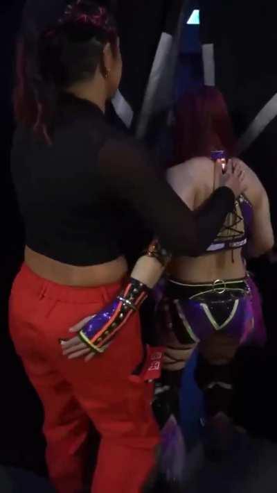 Bayley &amp; Iyo Sky