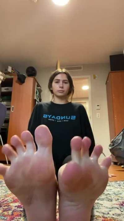 College girl wiggling toes