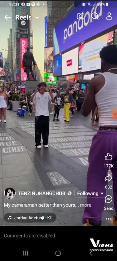 He clapped at his friend joining his tictoc dance for the 1000th video