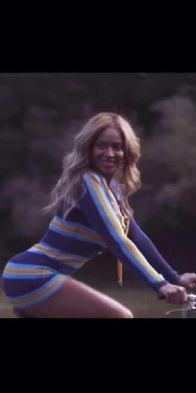 Beyonce 🚲 Loop