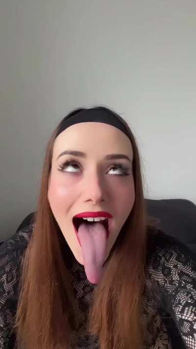 Cum on my long tongue 👅 