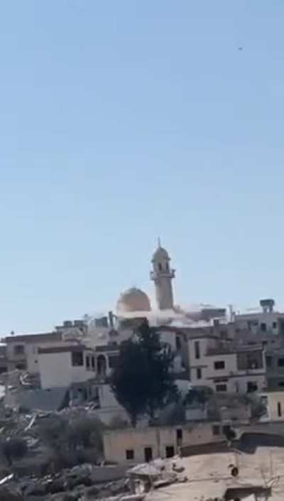 IDF blows up mosque in lebanon Yaron (06.10.2024)