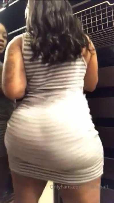 Phat Ass in Sundress