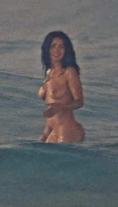 Salma Hayek skinny dipping