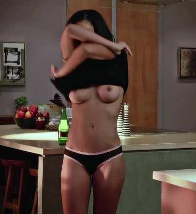 [Topless] Alice Hunter in House of Lies [S3E5-2014]