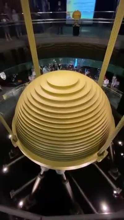 The Taipei 101 stabilizing ball during the 7.2 earthquake in Taiwan today