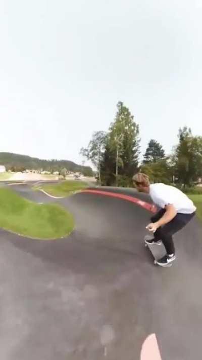 Skateboard pumptrack