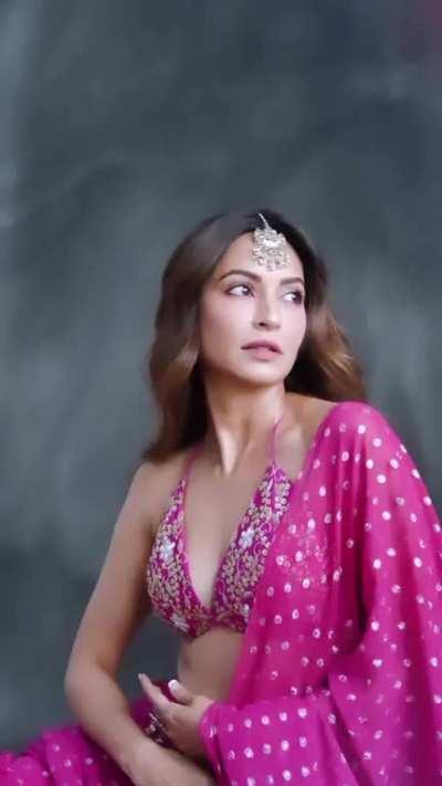 Kriti kharbanda Bikini saree ðð¥µð¥