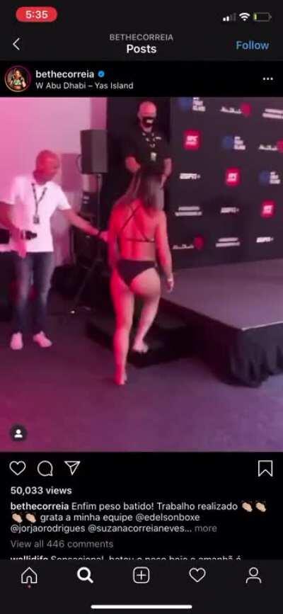 Bethe Correia ass